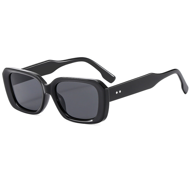 Ladies Oversized Sunglasses in Elegant Design Bowlift