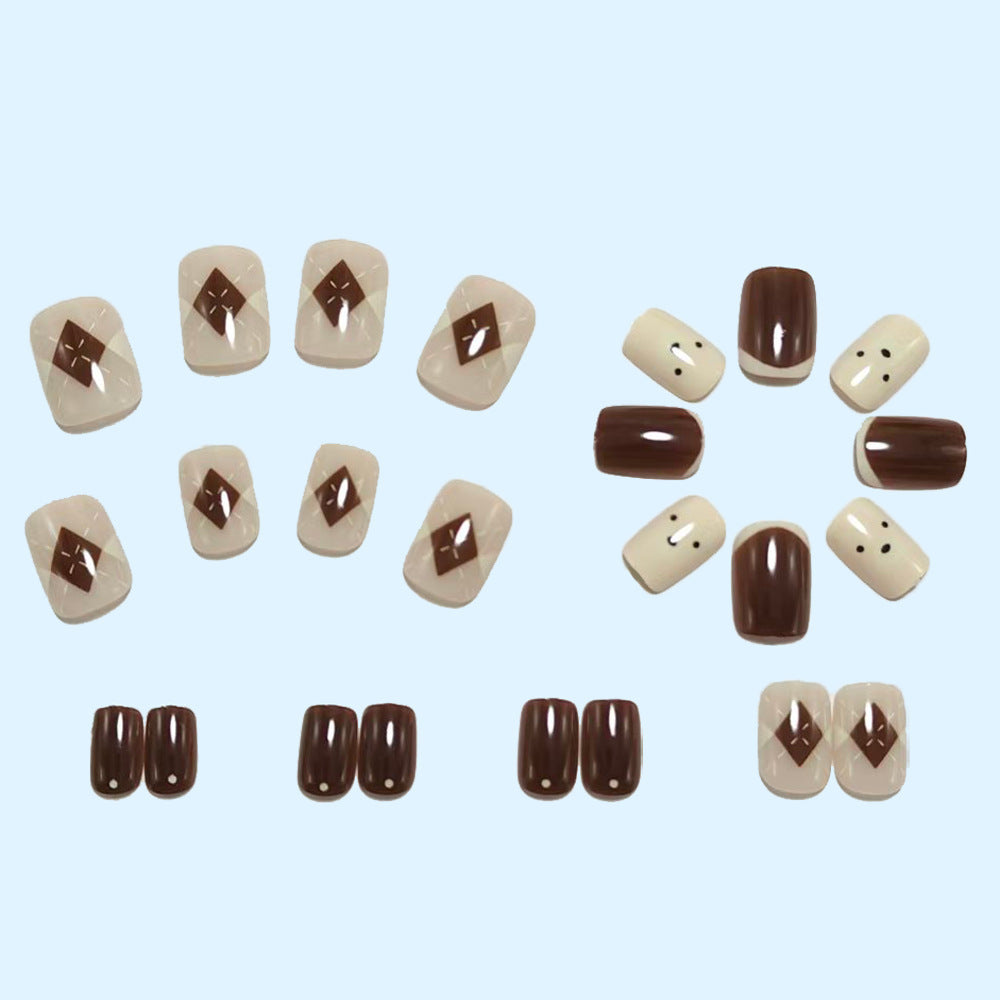 Creative press-on nails in elegant bear design Bowlift