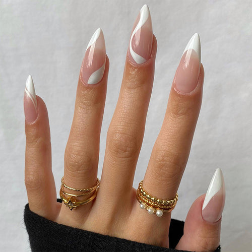 Exquisite Stiletto Nails Bowlift