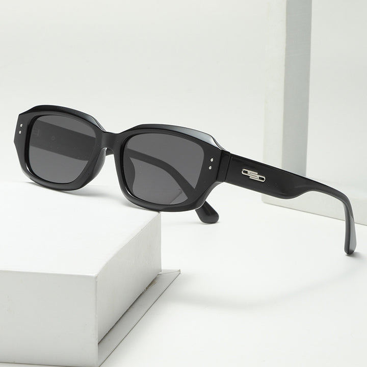 Women fashionable square sunglasses with innovative transparent frame Bowlift