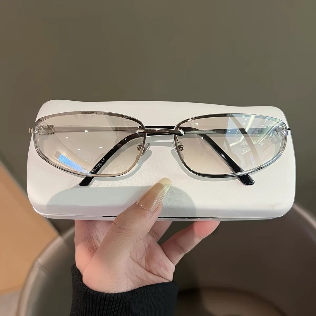 Fashionable Rectangular Sunglasses Bowlift