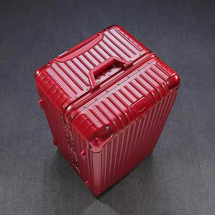 Sturdy Hardshell Spinner Suitcase