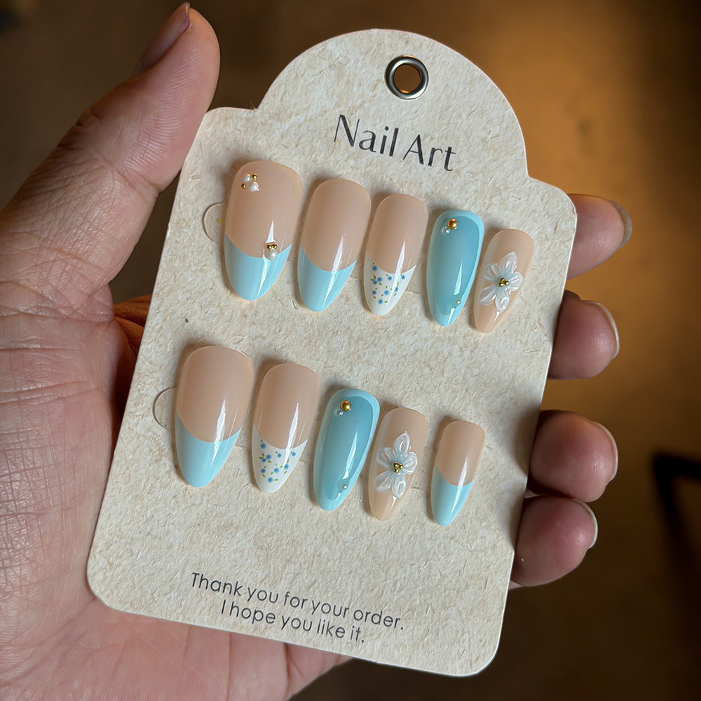 Glamorous Floral-Accent Press-On Nail Set Bowlift