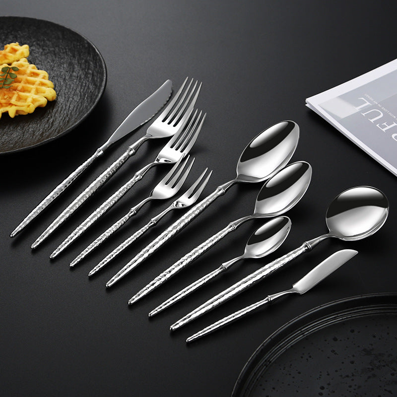 Elegant soup spoon with structured handle Bowlift