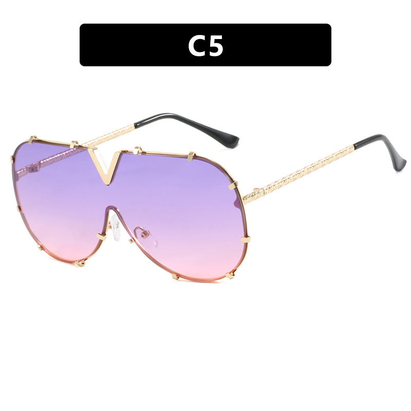 Women oversized safety glasses in modern design Bowlift