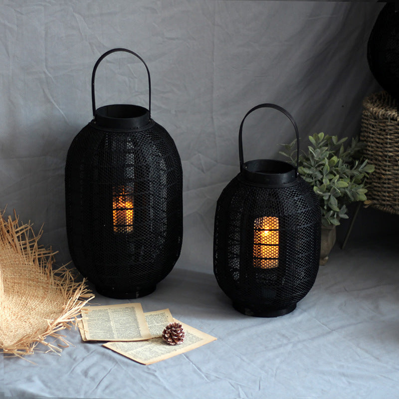 Elegant metal lantern with net design Bowlift