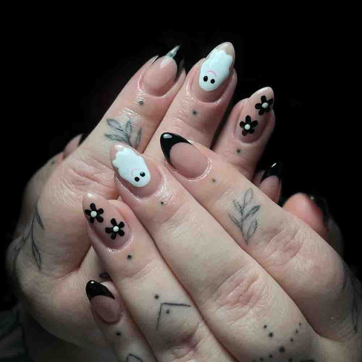 Artistic Halloween-Themed Press-On Nail Art Bowlift