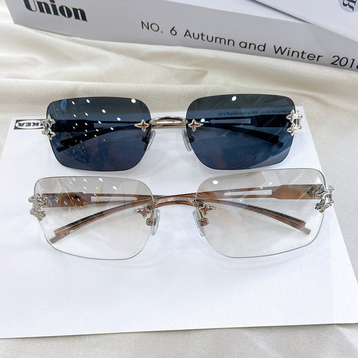 Fashionable oversized sunglasses with elegant design Bowlift
