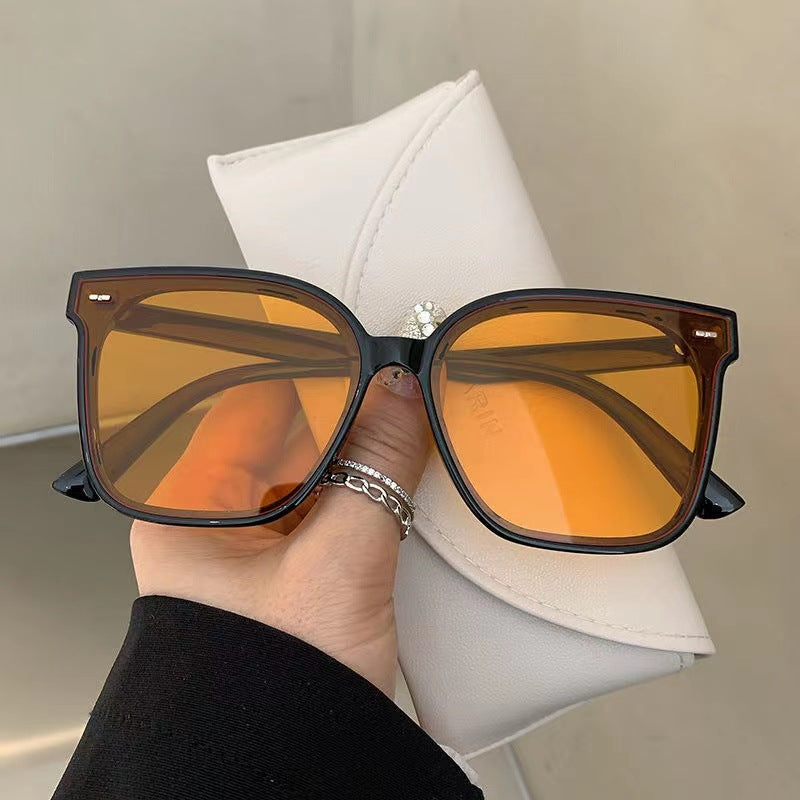 Ladies stylish sunglasses with a fashionable highlight Bowlift