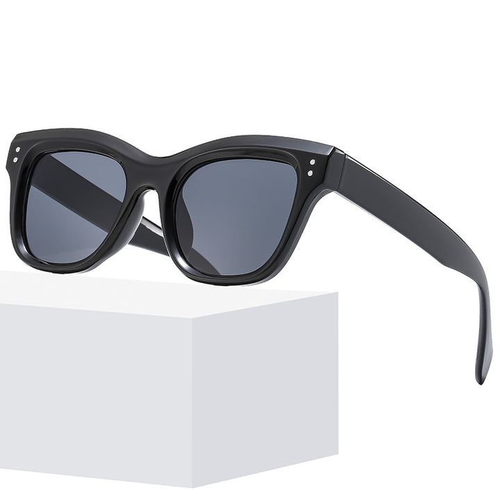 Women’s sunglasses in modern oversized style Bowlift