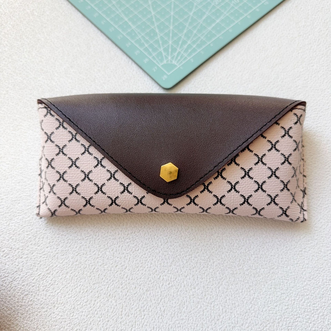 Checkered Pattern Eyewear Case Bowlift