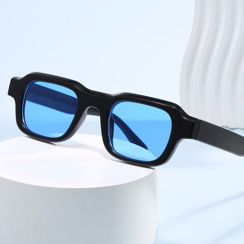 Women’s fashionable square sunglasses with sturdy frame Bowlift