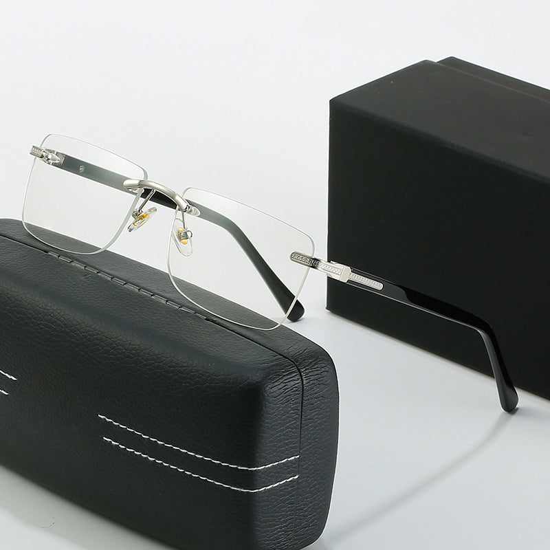 Women's fashionable sunglasses with a stylish, rectangular frame and elegant metal accents Bowlift