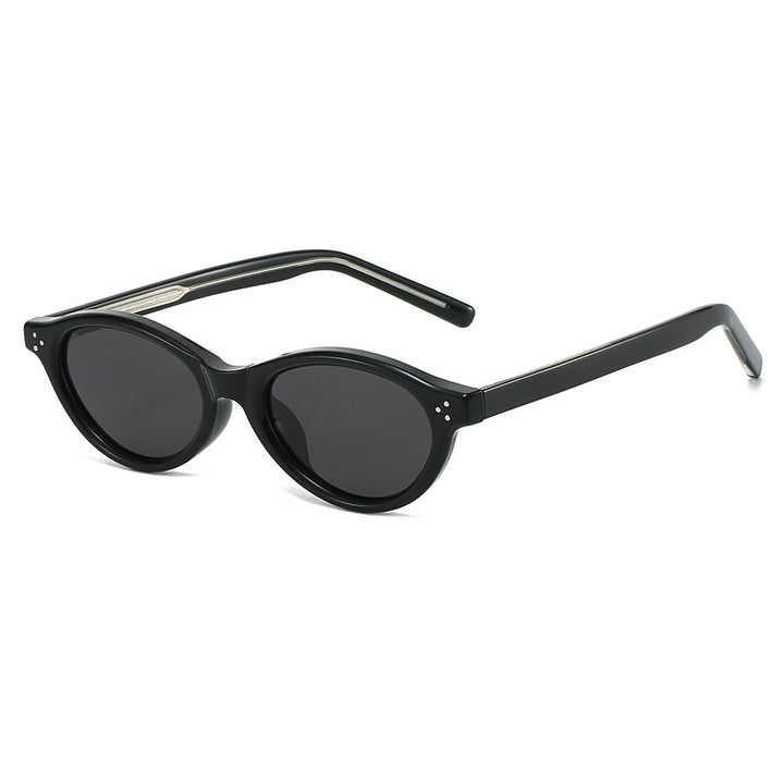 Women Cat-Eye Sunglasses with elegant, transparent frame and UV400 protection Bowlift
