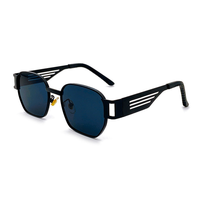 Stylish Oversized Sunglasses in Modern Metal Design Bowlift