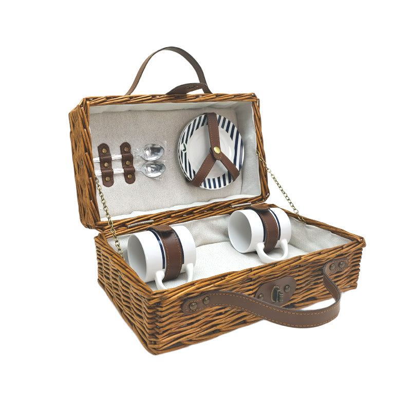 Ladies luxurious picnic basket with integrated crockery set Bowlift