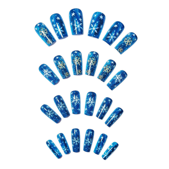 Artificial nails with shimmering winter design Bowlift