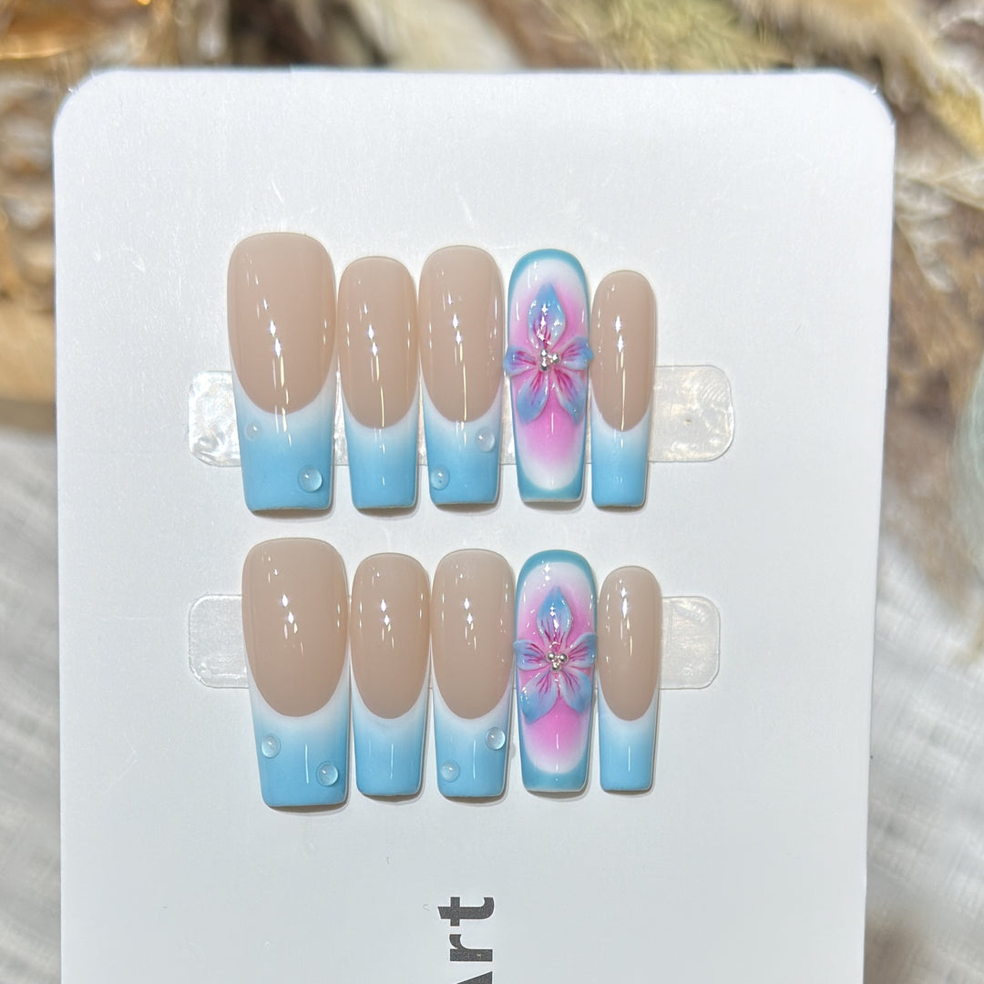 Floral-Accent Press-On Nail Set Bowlift