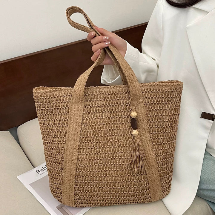 Elegant Shoulder Bag Made of Woven Straw Bowlift