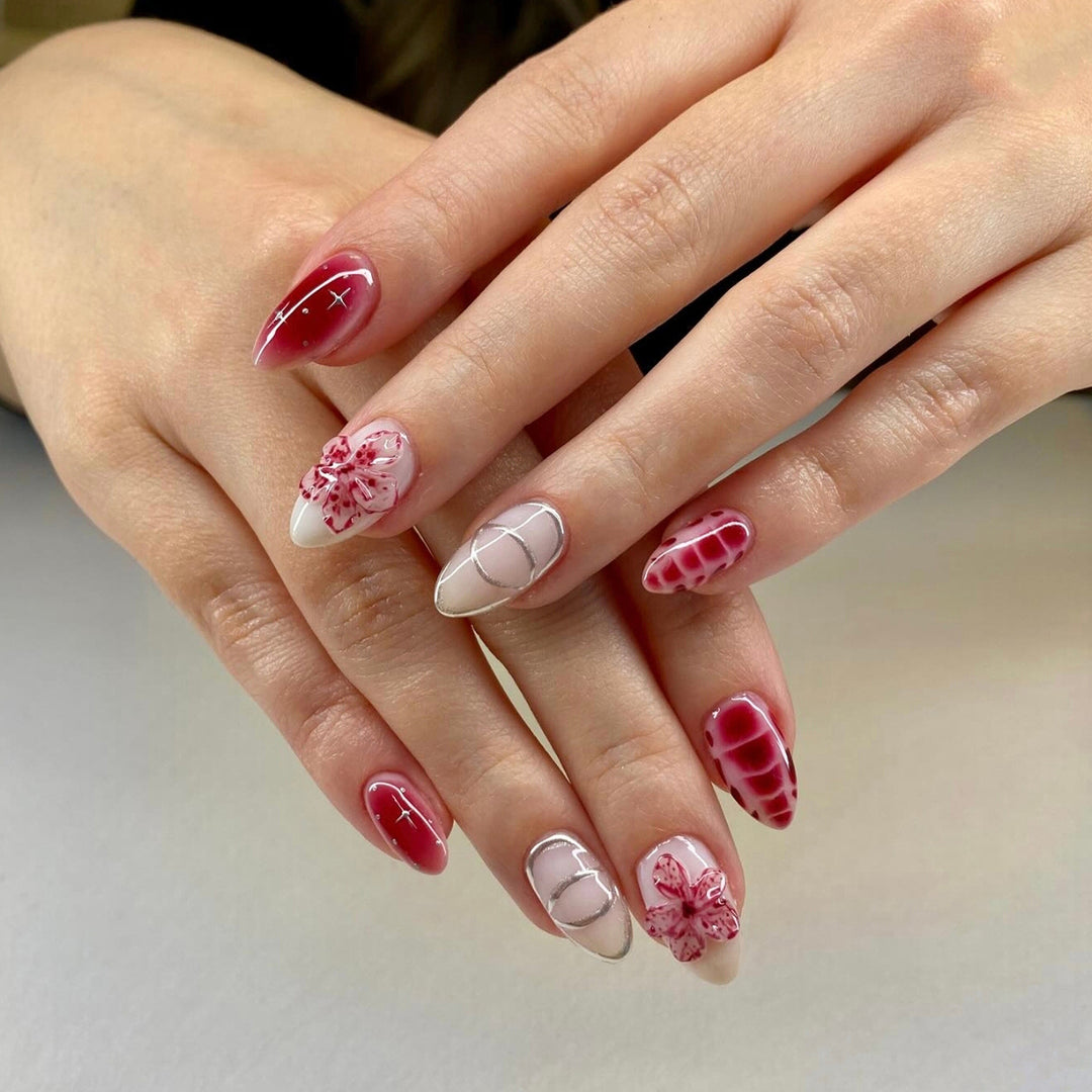 Nail art set with filigree flower and geometric designs Bowlift