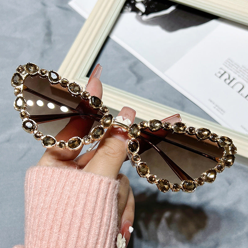 Heart-Shaped Rhinestone-Embellished Sunglasses Bowlift