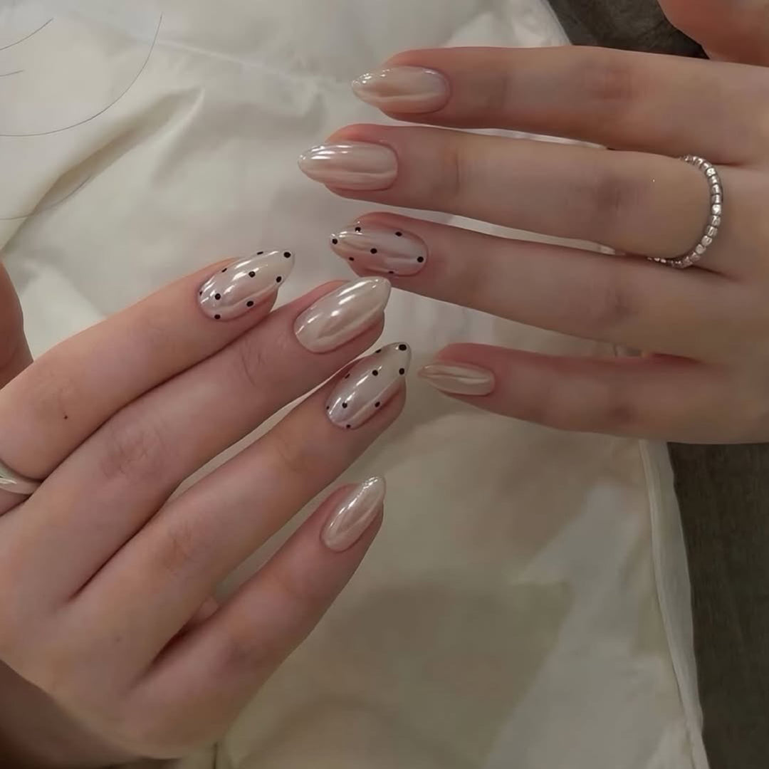 High-Quality Artificial Nails Bowlift
