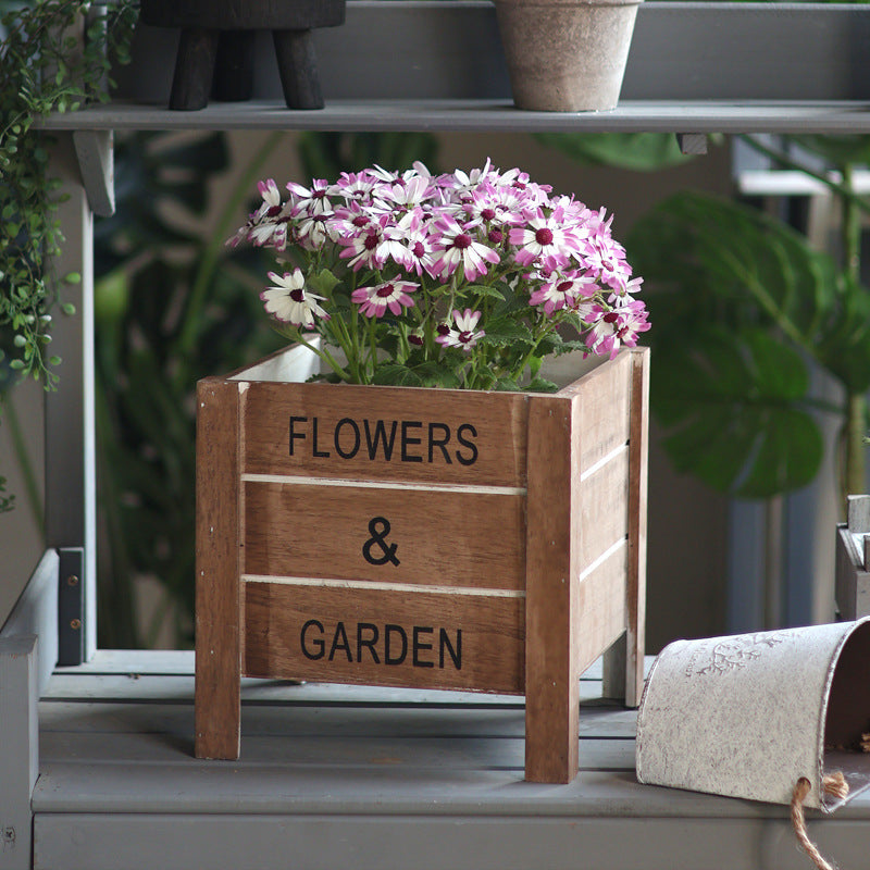 Decorative wooden box for plants Bowlift