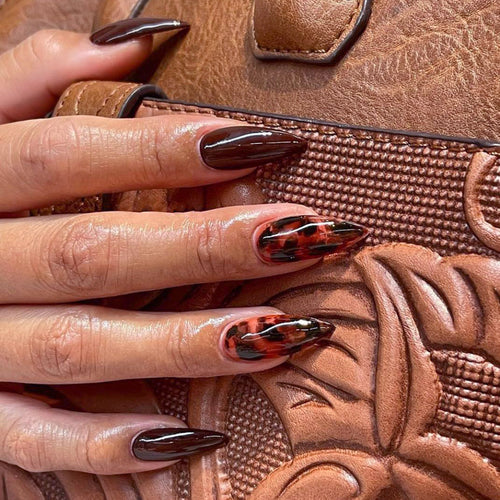 Elegant Stiletto Nails with Animal Design Bowlift