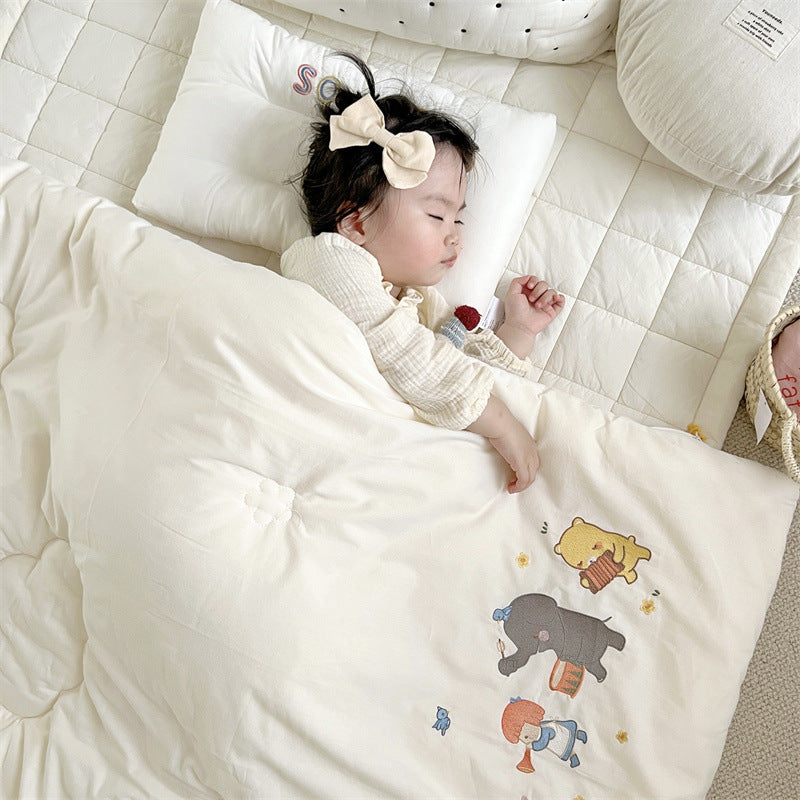 Unisex cuddly blanket with a cheerful animal motif Bowlift