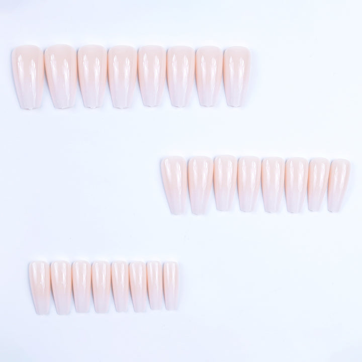Artificial Nail Tips in Modern Stiletto Design Bowlift