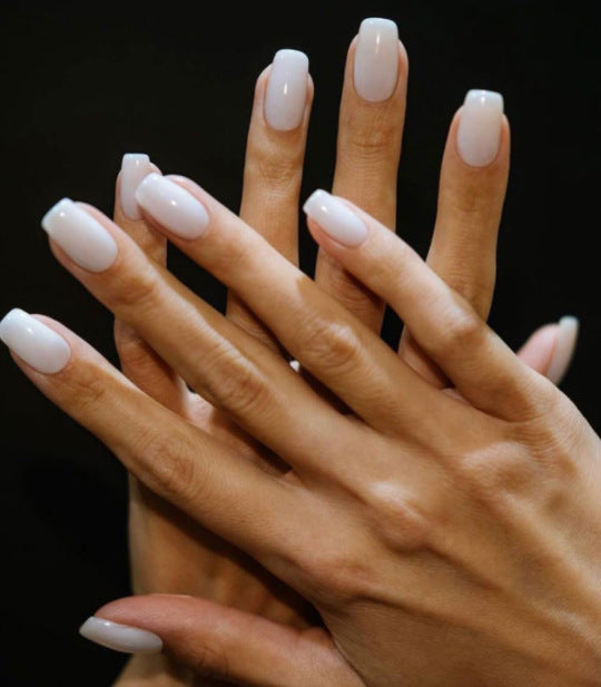 Artificial nail set with elegant high-gloss finish Bowlift