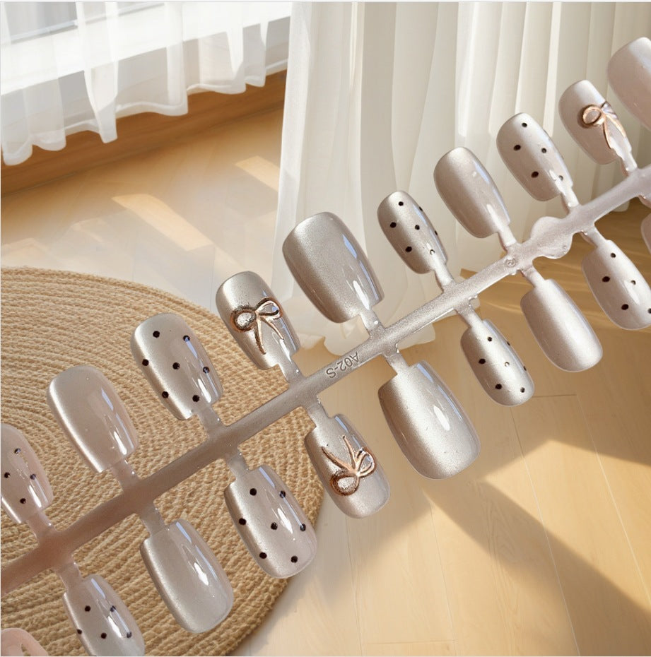Decorative Press-On Nail Set with Bow Accents Bowlift