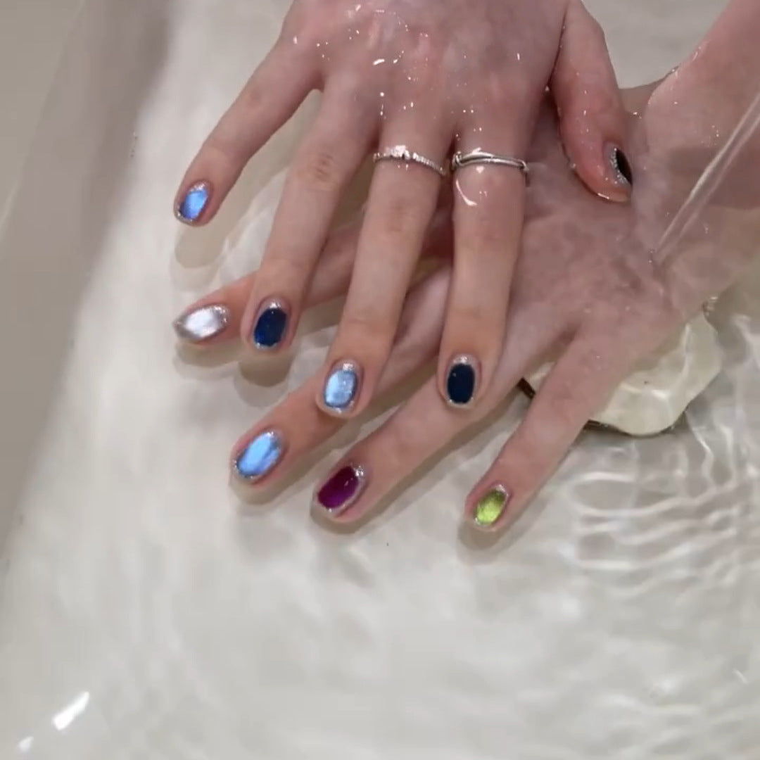 Artificial nails with holographic effect Bowlift