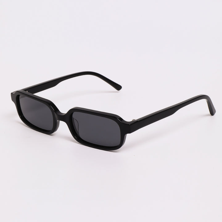 Women's sunglasses in a modern, angular design with advanced UV protection lenses Bowlift