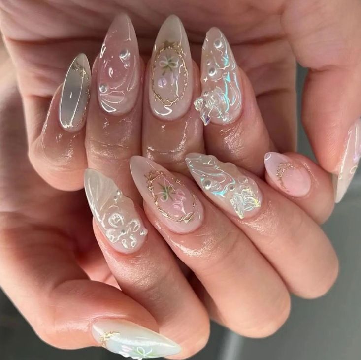 Elegant artificial nails with holographic and floral decorations Bowlift