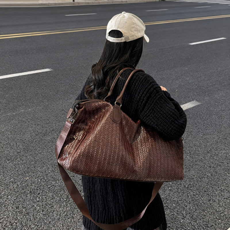 Noble and Durable Travel Bag in Modern Wave Pattern Bowlift