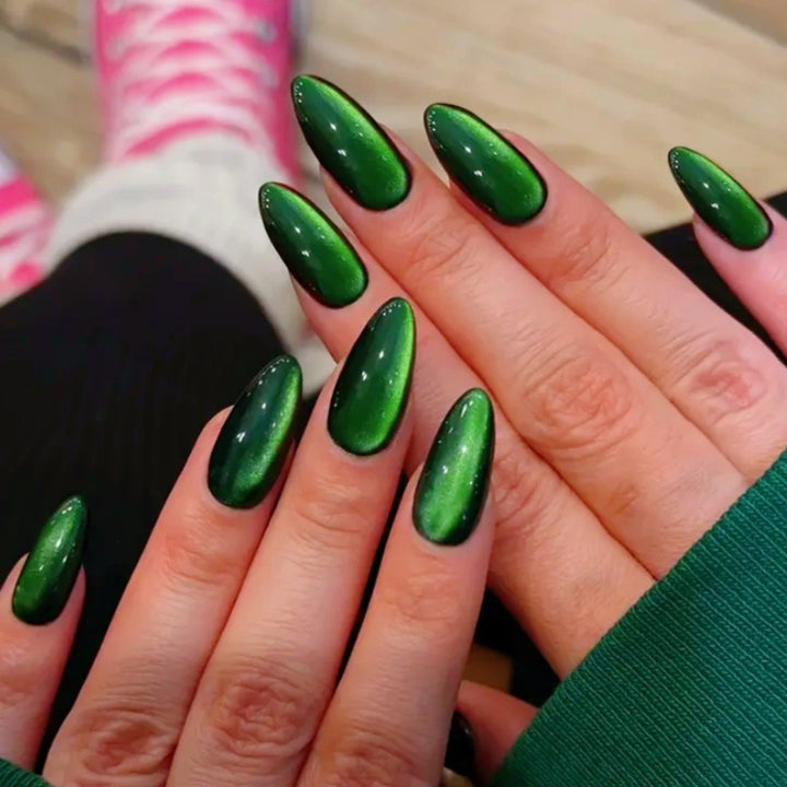 High-quality artificial nails with glossy surface Bowlift