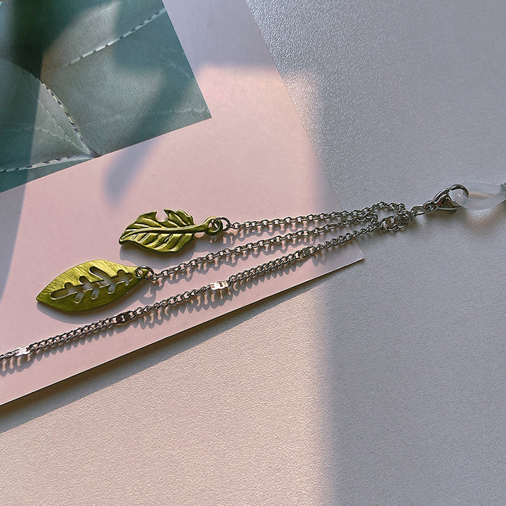 Fashionable glasses holder chain with leaf motifs Bowlift