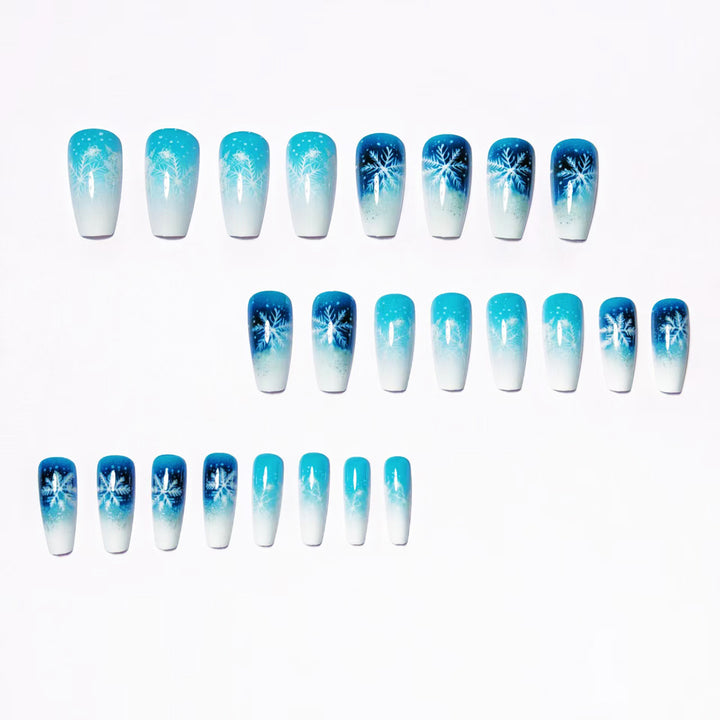 Creative artificial nails with winter snow motif Bowlift