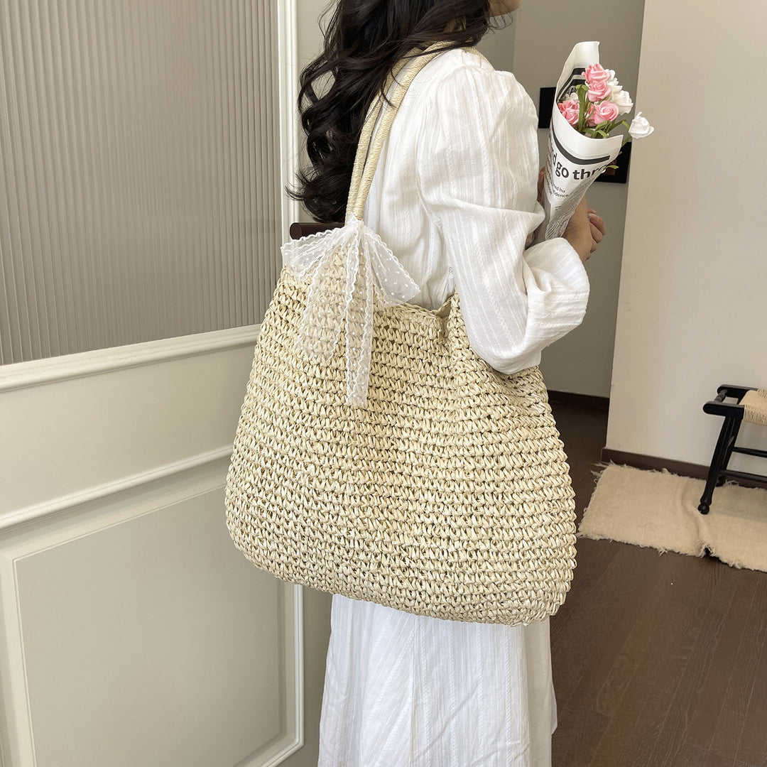 Stylish Handbag Made Of Braided Material Bowlift