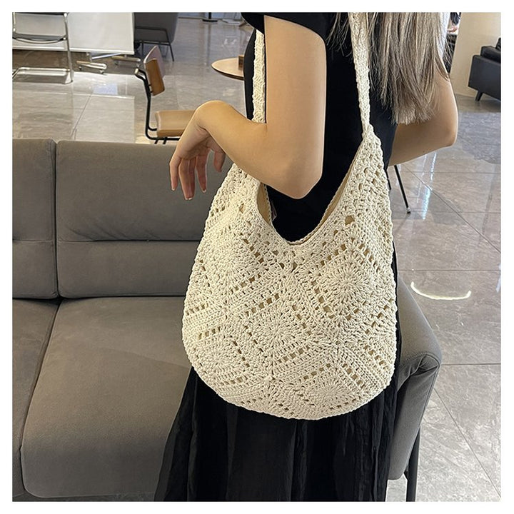 Hand-knotted shoulder bag with airy structure Bowlift