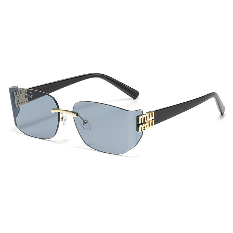Chic Angular Frame Sunglasses