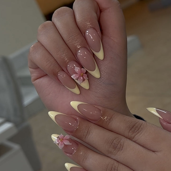 Artful nail art with floral accents Bowlift