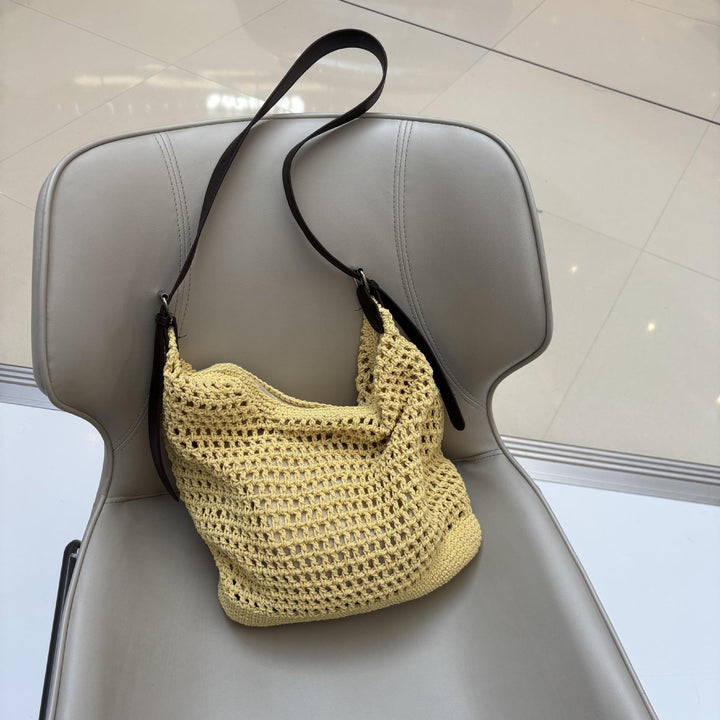 Hand-knotted strap bag Bowlift