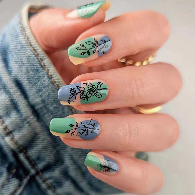 Nail art with heart and lip designs Bowlift