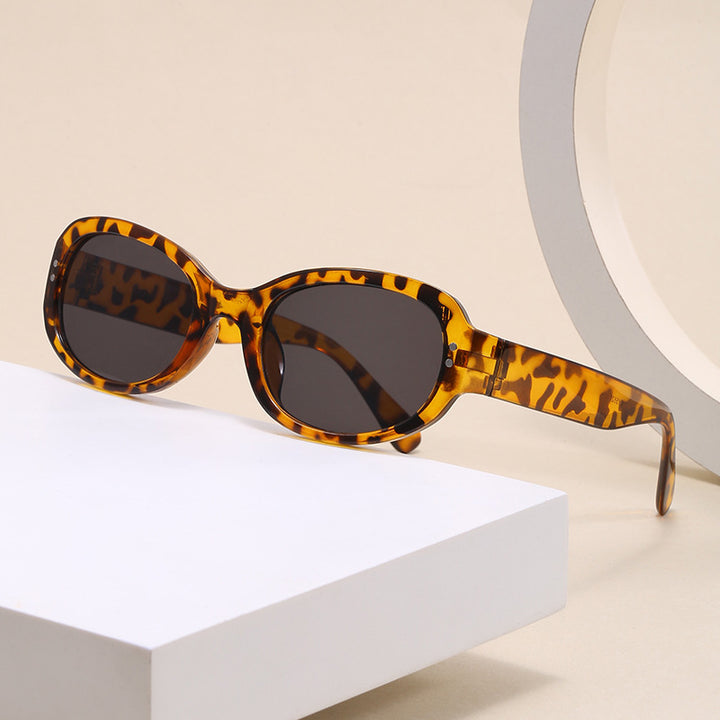 Women's elegant oversized sunglasses with protective UV protection Bowlift