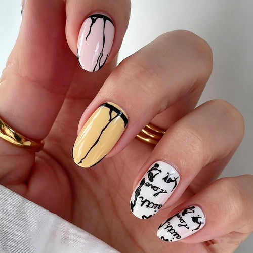 Stylish Line Pattern Artificial Nails Bowlift