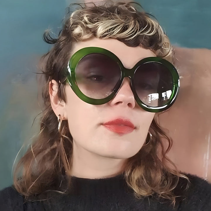 Ladies fashionable sunglasses with large frame and UV protection Bowlift