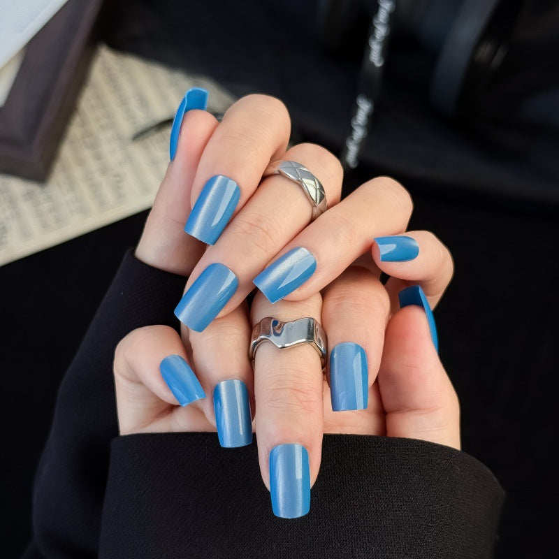Elegant Lacquered Artificial Nails Bowlift