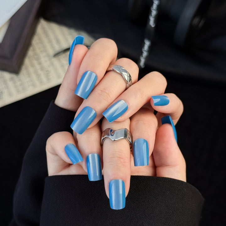 Elegant Lacquered Artificial Nails Bowlift
